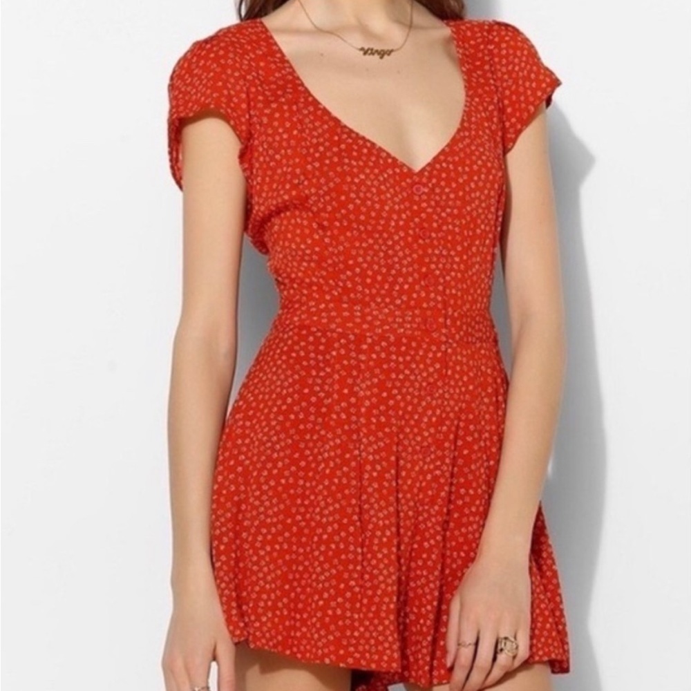 Kimchi Blue Urban Outfitters Orange White Floral Button Front Romper Size 6